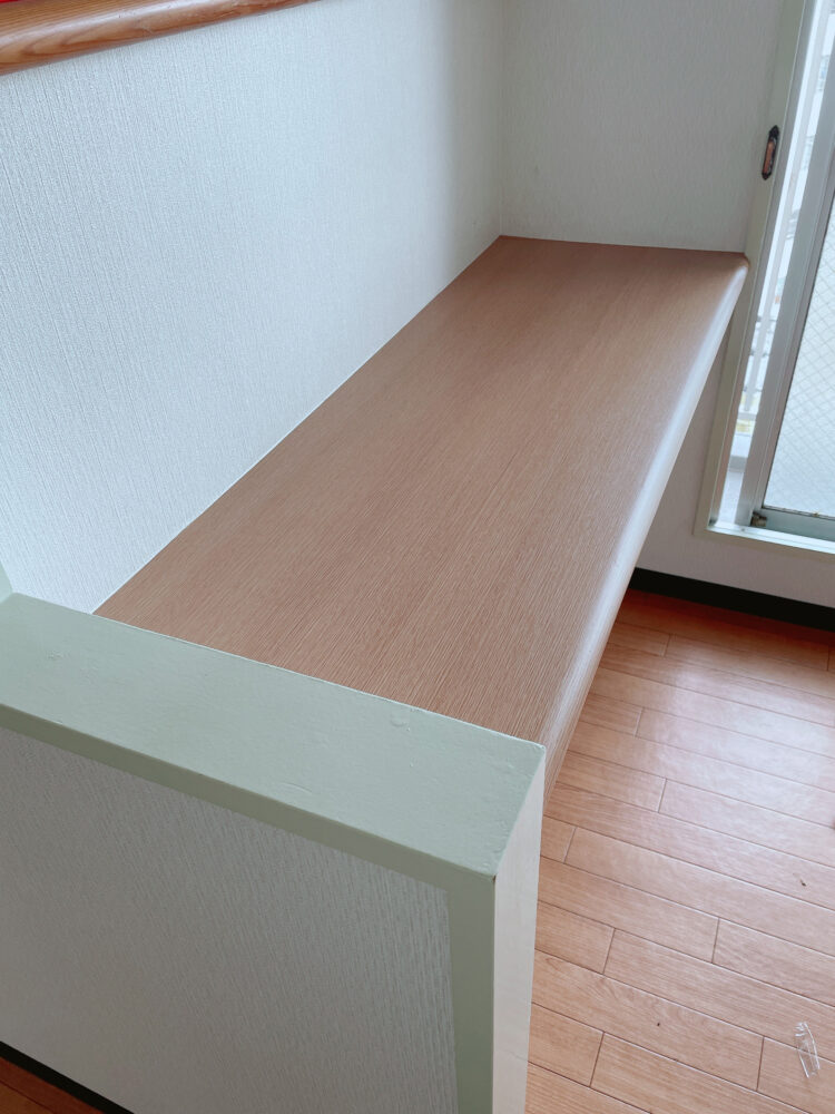 造作テーブルを化粧シートで張替え